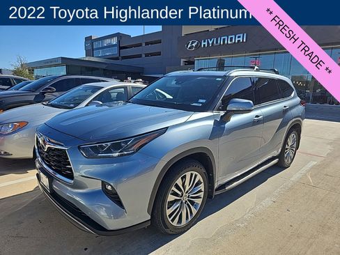 Used 2022 Toyota Highlander Platinum image 1