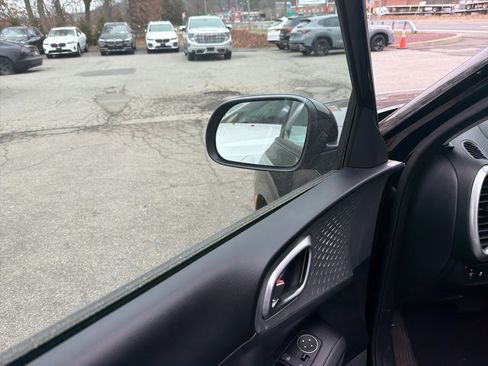 Used 2023 Kia Soul LX w/ LX Technology Package image 16