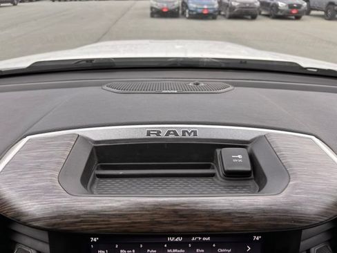Used 2019 RAM 1500 Laramie AWD/4WD image 17