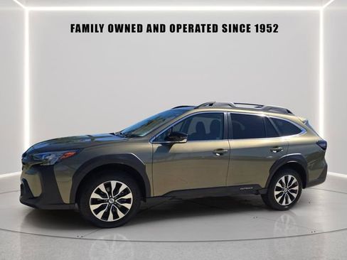 Certified 2025 Subaru Outback Limited w/ Tech Package 3 AWD/4WD image 1