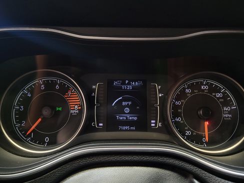 Used 2019 Jeep Cherokee Latitude w/ Popular Appearance Group FWD image 23
