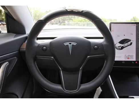 Used 2020 Tesla Model 3 Standard Range RWD image 16