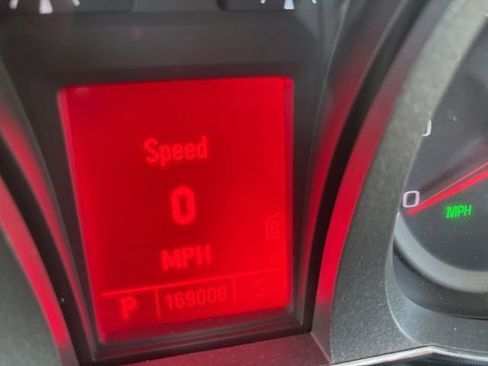 Used 2011 GMC Terrain SLT AWD/4WD image 25