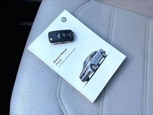 Used 2018 Volkswagen Passat 2.0T SE image 15