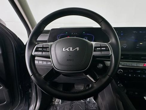 Used 2025 Kia Telluride S FWD image 13
