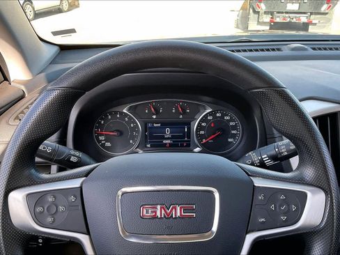 Used 2024 GMC Terrain SLE image 26