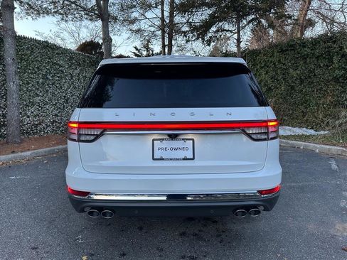 Used 2022 Lincoln Aviator Reserve w/ Elements Package Plus image 3