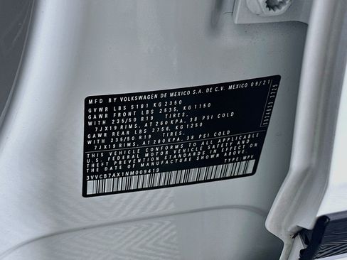 Used 2022 Volkswagen Tiguan SE R-Line FWD image 12
