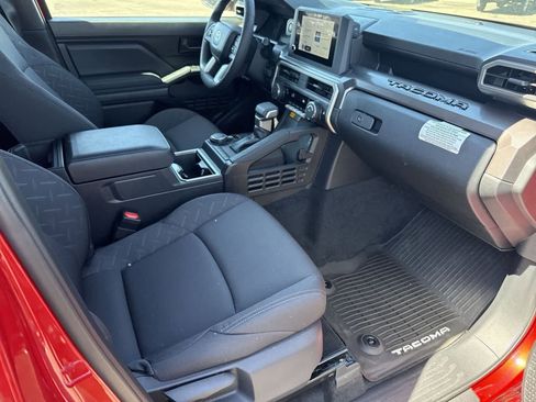 Used 2025 Toyota Tacoma SR5 image 12
