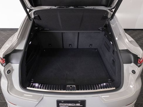 Used 2026 Porsche Cayenne GTS AWD/4WD image 41
