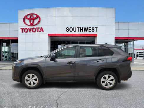 Used 2025 Toyota RAV4 LE FWD image 3