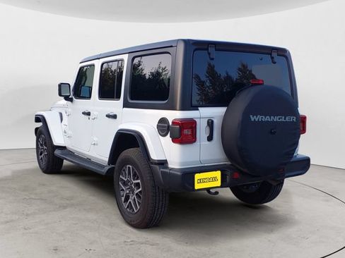 Used 2024 Jeep Wrangler Unlimited Sahara w/ Technology Group AWD/4WD image 7