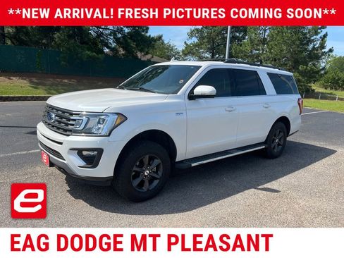 Used 2018 Ford Expedition Max XLT w/ Equipment Group 202A AWD/4WD image 2
