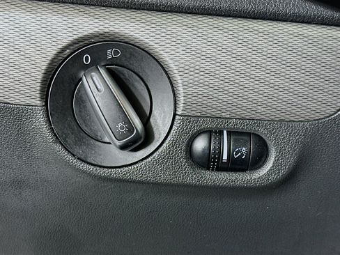 Used 2018 Volkswagen Jetta SE image 17