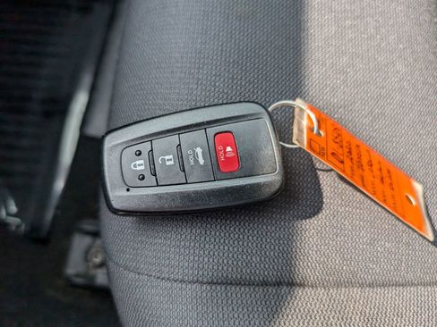 Used 2020 Toyota Corolla LE image 24