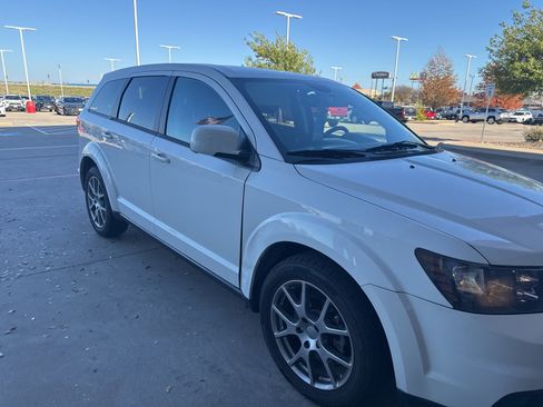 Used 2015 Dodge Journey R/T w/ Flexible Seating Group image 25