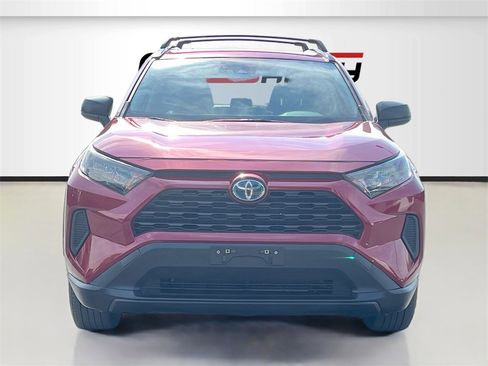 Used 2022 Toyota RAV4 LE image 2