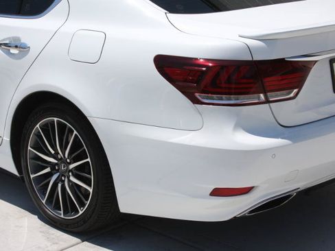 Used 2014 Lexus LS 460 AWD w/ F Sport Package image 16