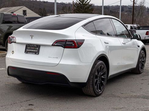 Used 2023 Tesla Model Y Long Range image 4