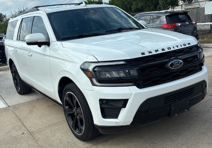 Used 2023 Ford Expedition Max Limited RWD image 5