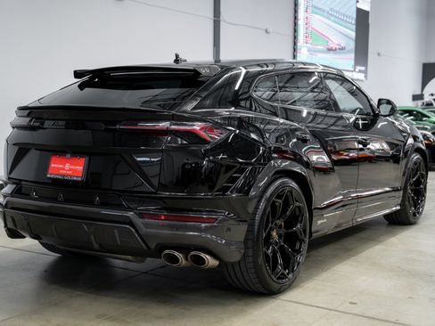 Used 2023 Lamborghini Urus Performante AWD/4WD image 8