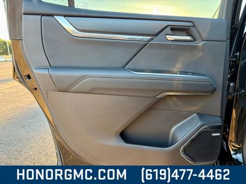 Used 2024 GMC Acadia Elevation image 17