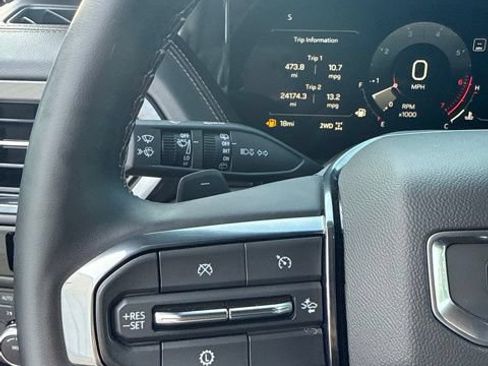 Used 2025 GMC Yukon XL AT4 w/ AT4 Premium Package AWD/4WD image 31