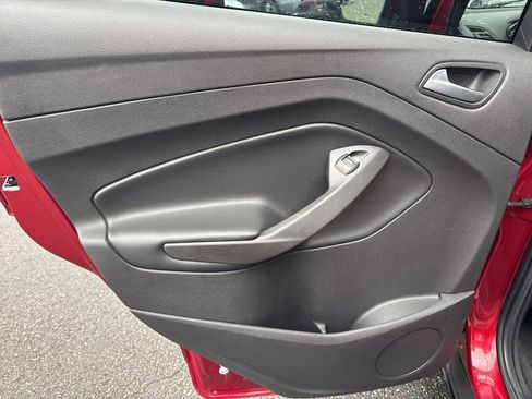 Used 2017 Ford Escape SE image 35