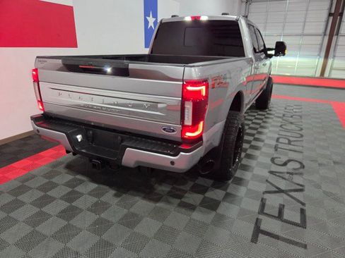 Used 2020 Ford F350 Platinum w/ FX4 Off-Road Package image 25