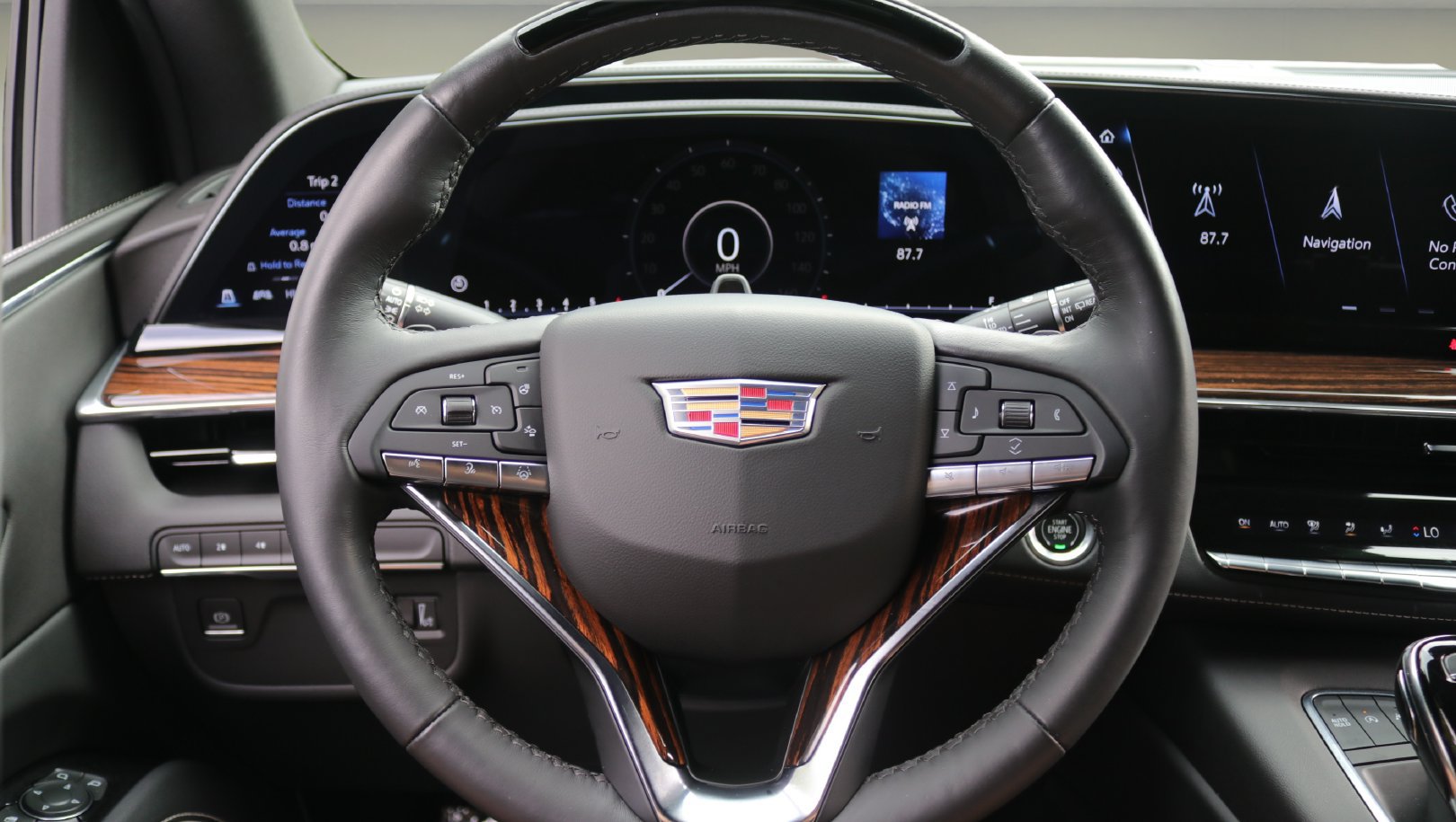 Used 2023 Cadillac Escalade ESV Premium Luxury AWD/4WD image 19