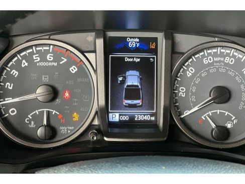 Used 2023 Toyota Tacoma TRD Off-Road AWD/4WD image 28