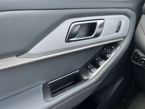 New 2025 Ford Explorer Active image 18