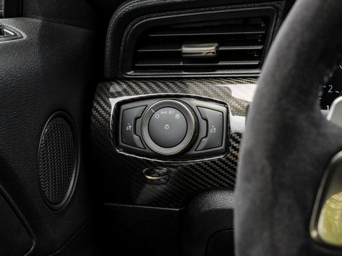 Used 2020 Ford Mustang Shelby GT500 w/ Carbon Fiber Track Pack RWD image 31