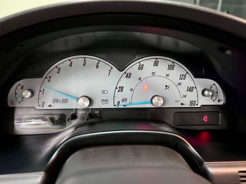 Used 2002 Ford Thunderbird Deluxe image 15