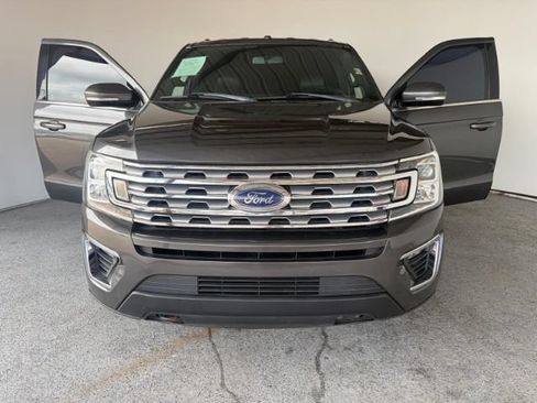 Used 2019 Ford Expedition XLT w/ Equipment Group 201A AWD/4WD image 6