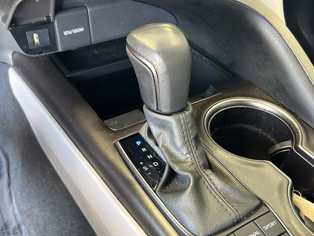 Used 2024 Toyota Camry SE w/ Convenience Package FWD image 15