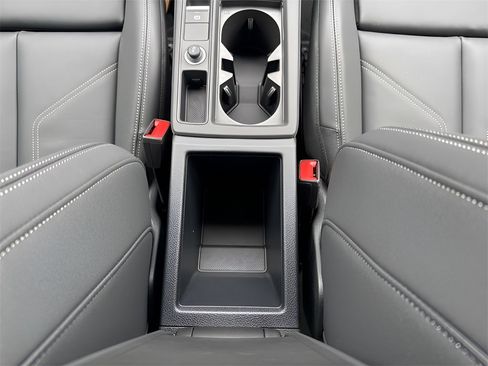 New 2025 Audi Q3 2.0T Premium image 25