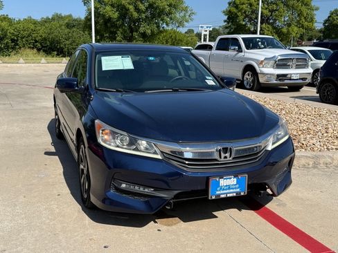 Certified 2017 Honda Accord EX image 7