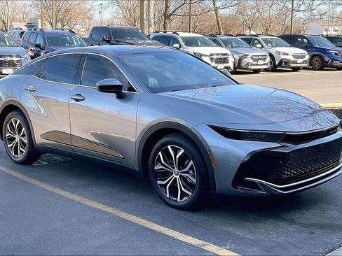 Used 2023 Toyota Crown Limited image 38