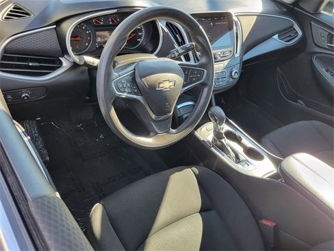 Used 2024 Chevrolet Malibu LT image 3