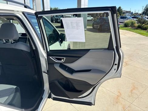Used 2020 Subaru Forester Premium AWD/4WD image 34