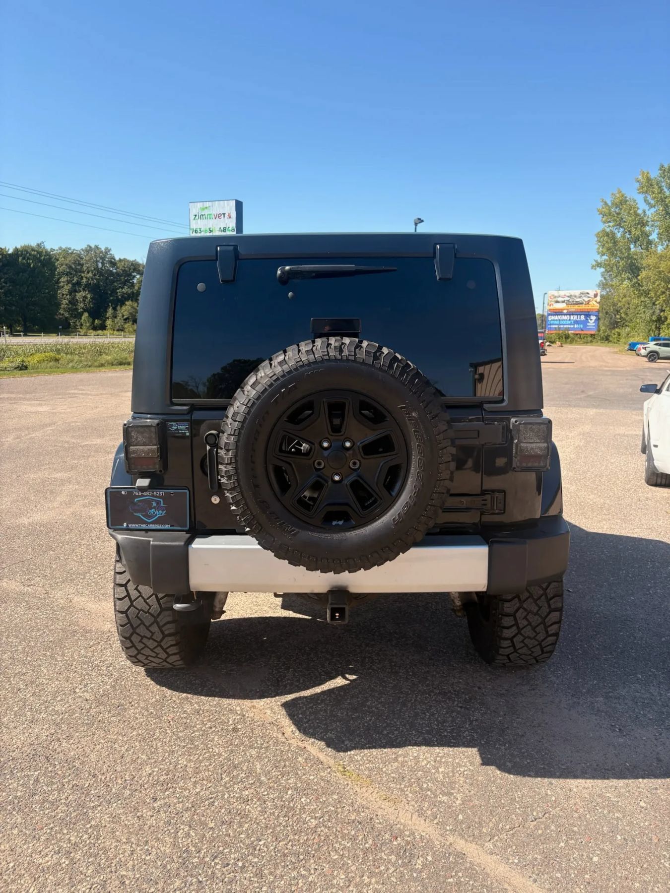 Used 2013 Jeep Wrangler Unlimited Sahara AWD/4WD image 6
