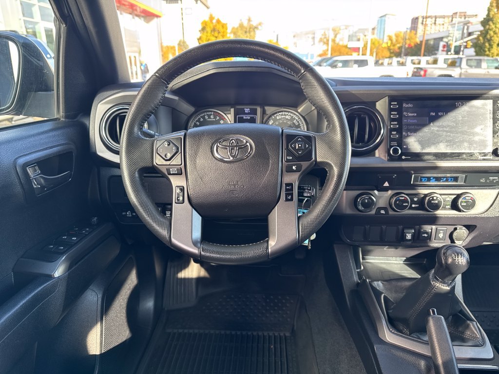 Certified 2022 Toyota Tacoma TRD Off-Road AWD/4WD image 13