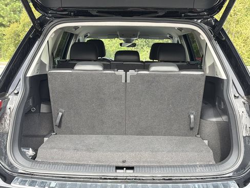 Used 2024 Volkswagen Tiguan SE FWD image 24
