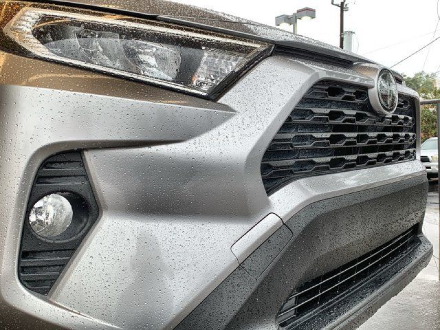 Used 2019 Toyota RAV4 XLE Premium FWD image 45