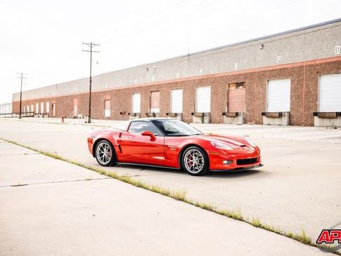 Used 2011 Chevrolet Corvette Z06 w/ Z06 Carbon Fiber Package RWD image 45
