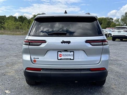 New 2025 Jeep Grand Cherokee L Laredo image 22