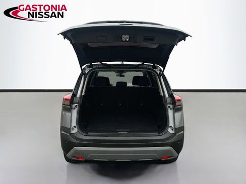 Used 2023 Nissan Rogue SL w/ SL Premium Package image 34