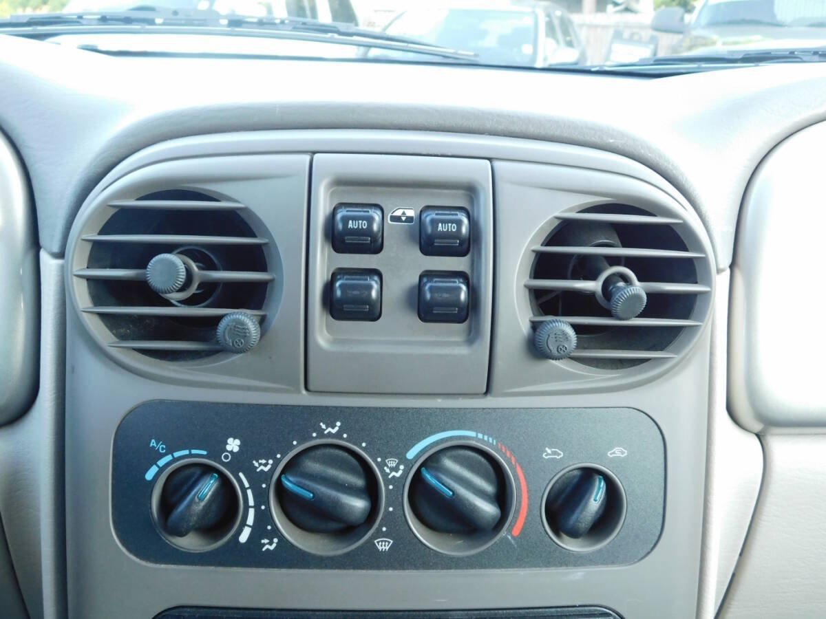 Used 2005 Chrysler PT Cruiser GT FWD image 11