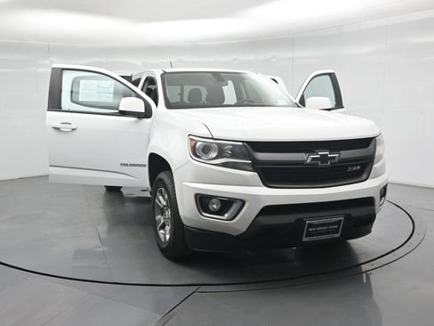 Used 2018 Chevrolet Colorado Z71 RWD image 30